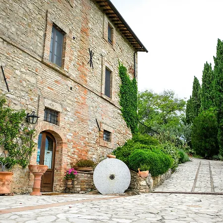 Casale Dei Frontini ファームステイ *